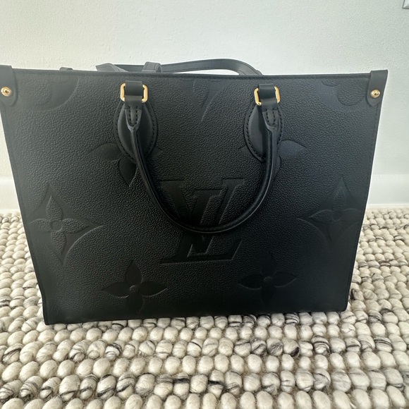 Louis Vuitton On The Go black monogram Empreinte
No Wear
Like new - Picture 9 of 14